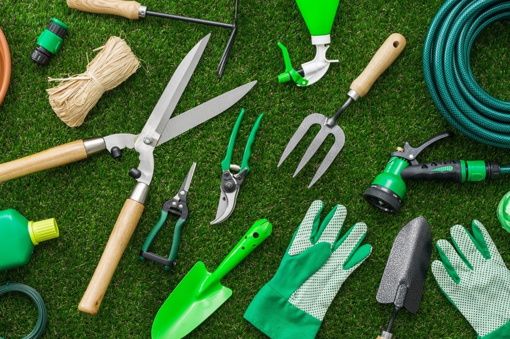 инструменты для ухода за садом